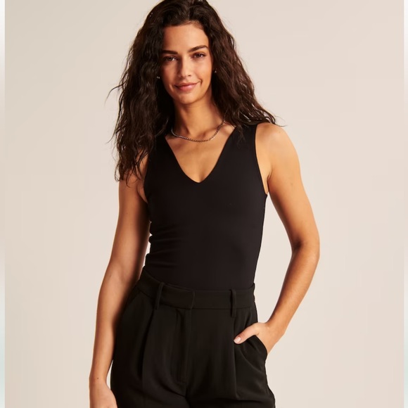 Abercrombie & Fitch Tops - Abercrombie & Fitch Seamless Fabric V-Neck Bodysuit